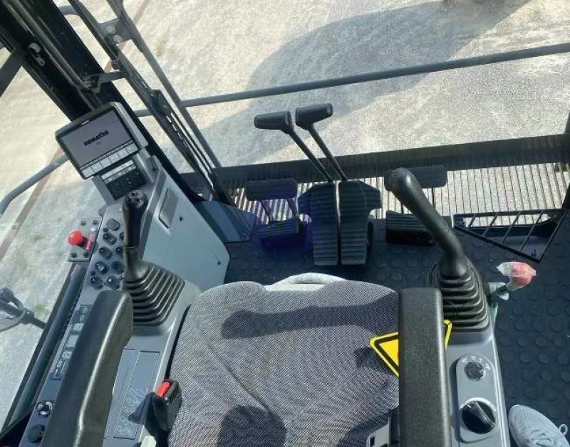 Original Second Hand Komatsu Excavator PC2000-8 Large Earth Moving Machinery