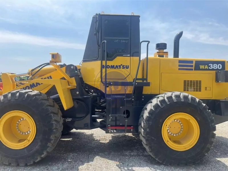 Engineering 143KW Used Komatsu Wheel Loader WA380 17 Tons