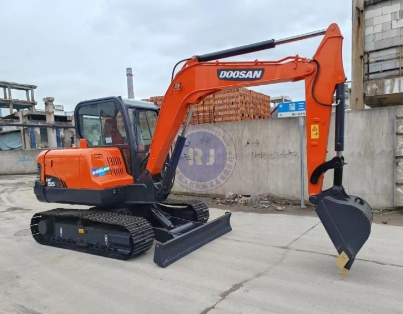 Yanmar Engine Used Doosan Excavator DX55 Micro Crawler Digger Secondhand