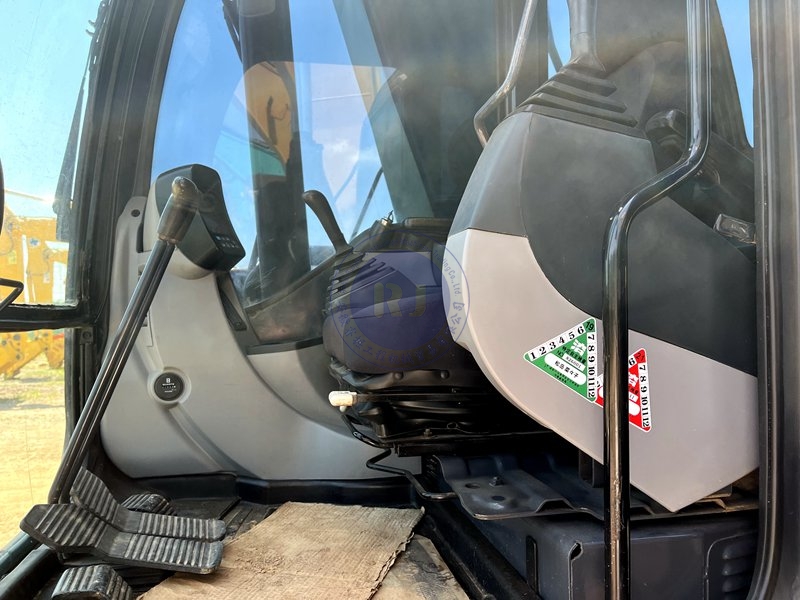 Good condition Used Excavator Kobelco SK200D for sale