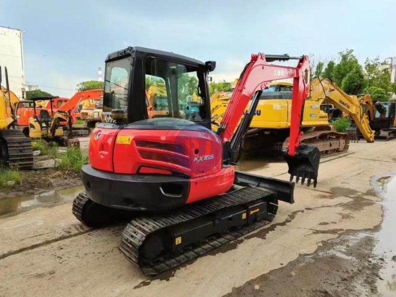 EPA Engine Old Kubota Mini Excavator Second Hand Kx165 5.5 Ton