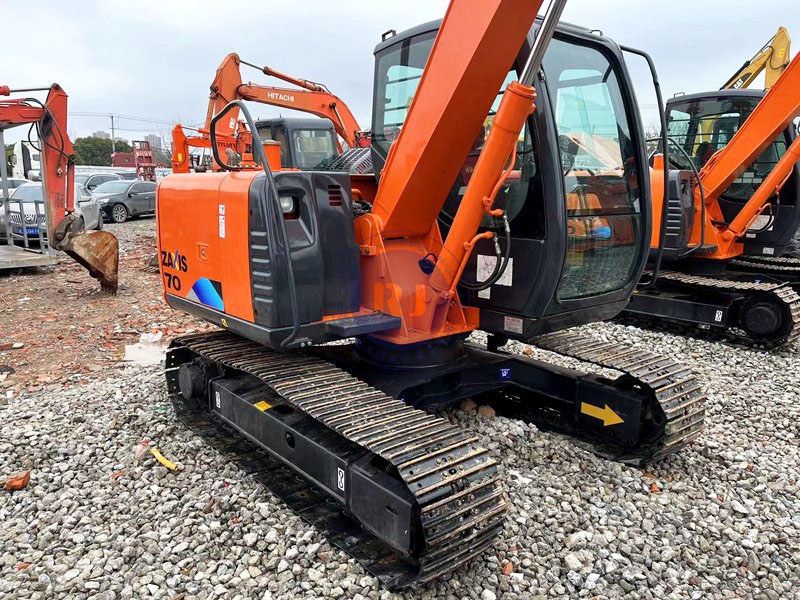 Little Working Hours Used Hitachi Zx70 Excavator Japan Original Used Mini Hitachi Zx70 Excavator