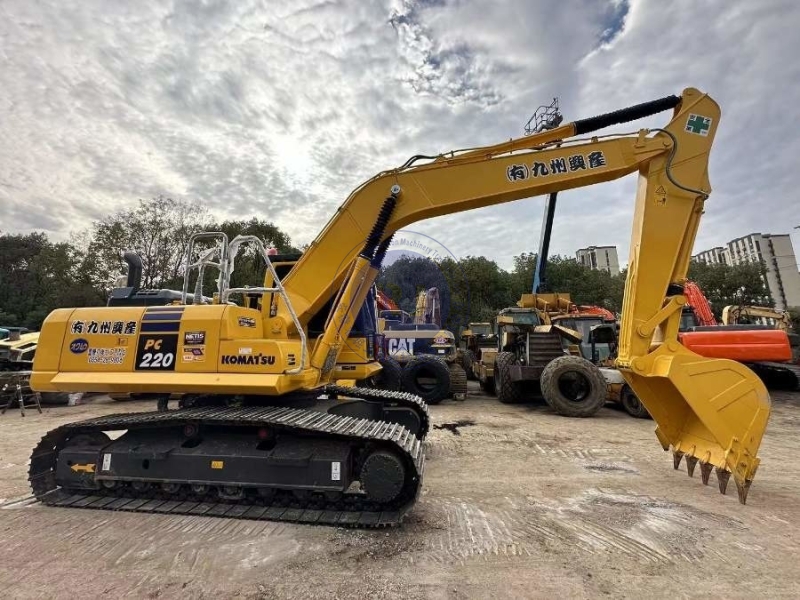 22Ton Used Crawler Excavator Komatsu PC220-8 Secondhand Construction Machinery