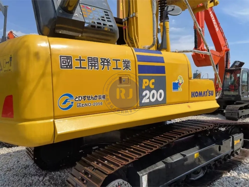 Japanese Hydraulic Used Komatsu PC200-8 Excavator Machine 2000KW 19Tonne