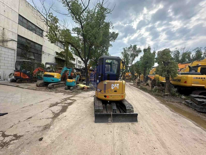 3150KG Caterpillar 303 Mini Used Excavator Second Hand Micro Digger