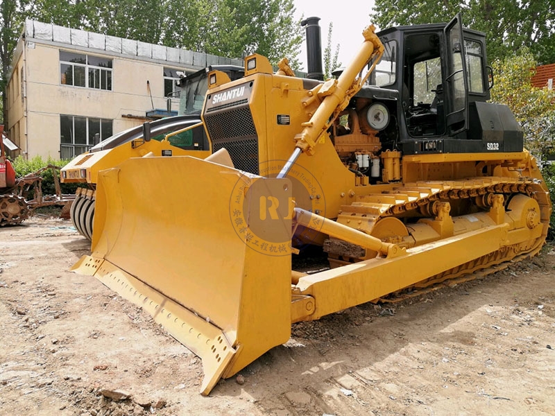 Shantui Sd32 Dozer Price Crawler Bulldozer with Ripper Bulldozer Factory Price
