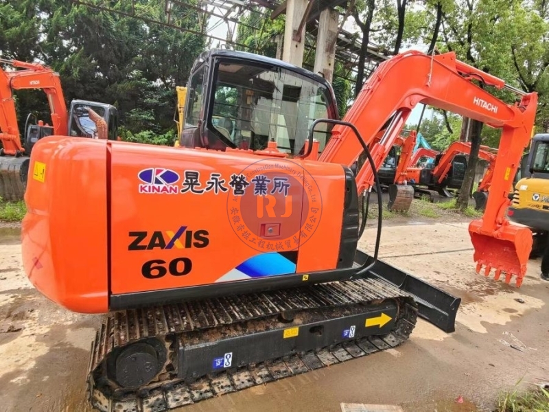 Used Compact Hydraulic Hitachi ZX60 Excavator 5850KG For Mining Construction 60
