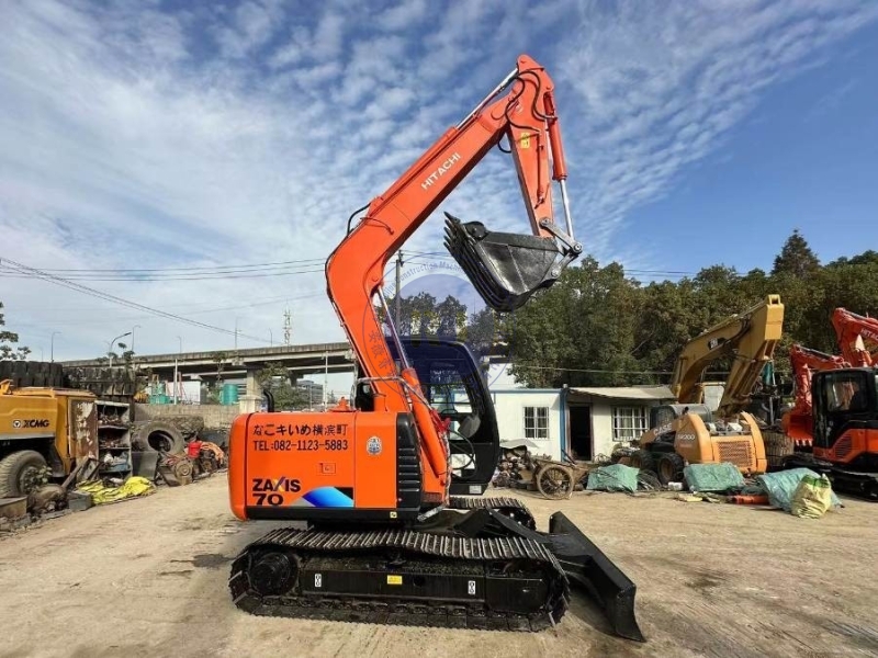 Repossessed Old Hitachi Mini Excavator Zx70 Construction Machinery