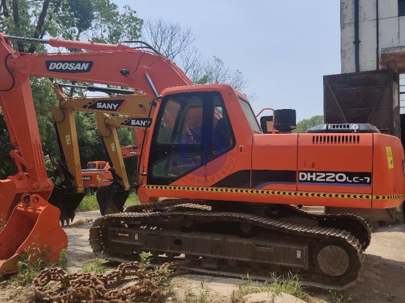 Korea Used Doosan Excavator DH220LC Crawler Machine For Mining