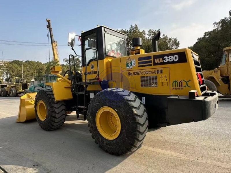Small Komatsu WA380 Wheel Front Loader Used Japan Made Original