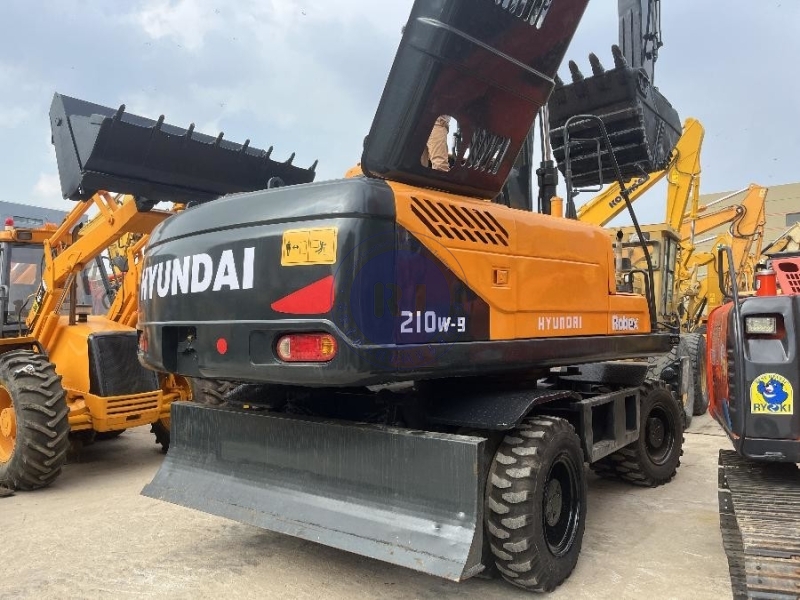 21 Ton Hyundai R210w-9 Used Crawler Excavator Earth Moving Equipment Robex 210w