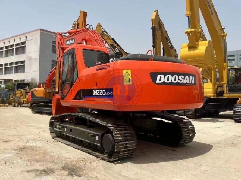 Doosan DH220LC Used Hydraulic Excavator Equipment Second Hand Diggers
