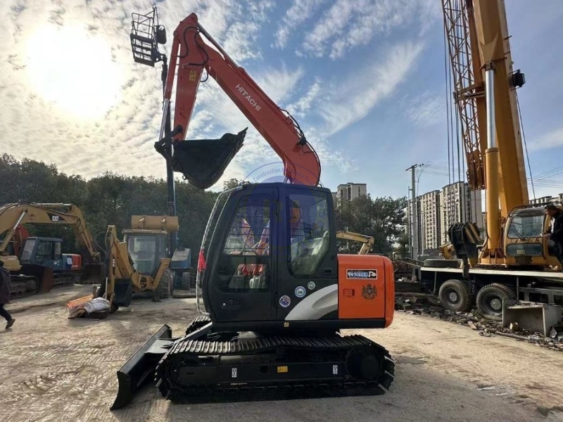 Repossessed Old Hitachi Mini Excavator Zx70 Construction Machinery