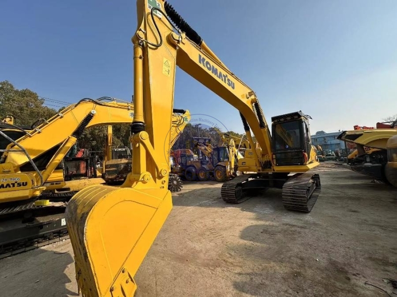 2000KW Engineering Used Komatsu Excavator Equipment PC200-8 19Tonne