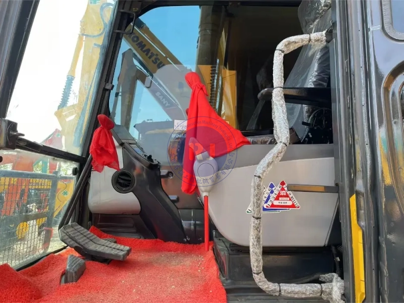 Japanese Hydraulic Used Komatsu PC200-8 Excavator Machine 2000KW 19Tonne