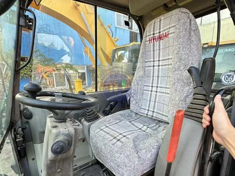 Original Hyundai R60w-7 Pre Owned Mini Excavator Used Wheel Digger 6 Ton