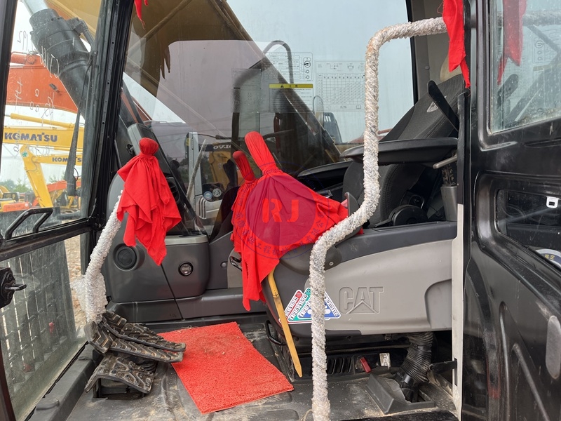 20 Ton Used CAT Excavator 320D Repossessed Earthmoving Equipment